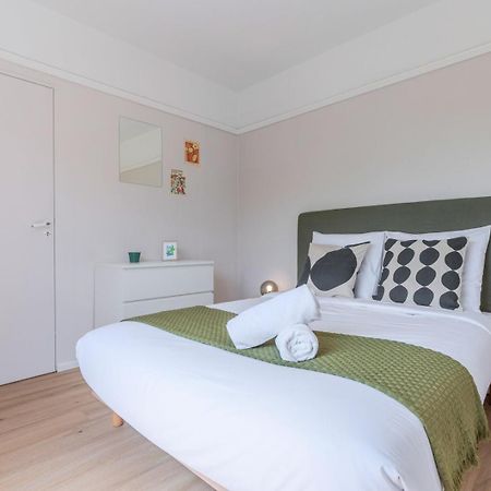 Spacious 3 Bedroom Apartment & Private Parking! Lambersart エクステリア 写真