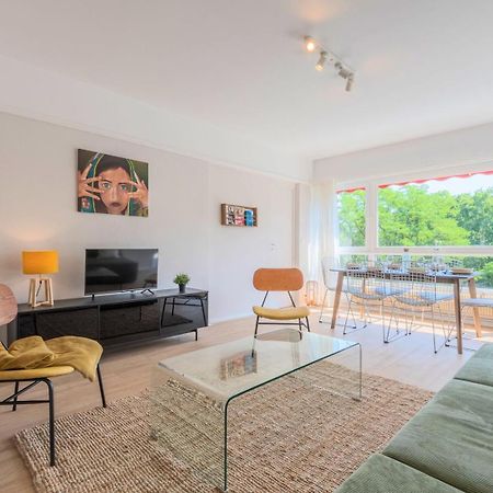 Spacious 3 Bedroom Apartment & Private Parking! Lambersart エクステリア 写真