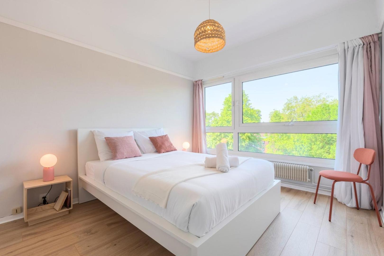 Spacious 3 Bedroom Apartment & Private Parking! Lambersart エクステリア 写真