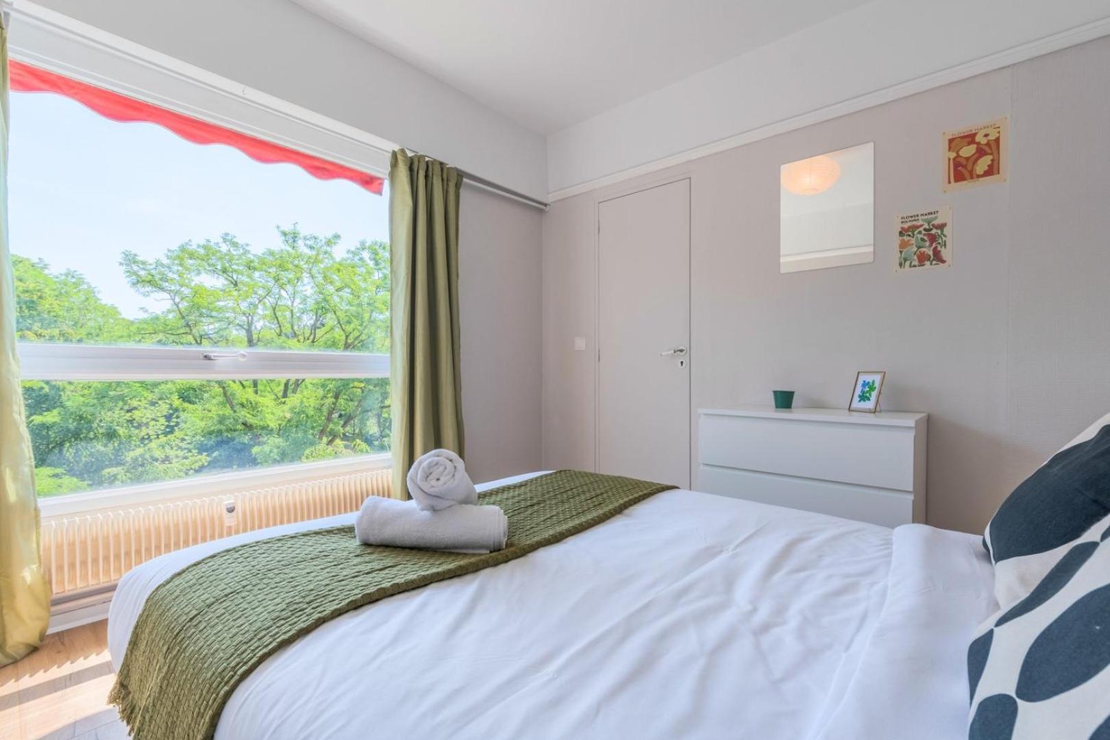 Spacious 3 Bedroom Apartment & Private Parking! Lambersart エクステリア 写真