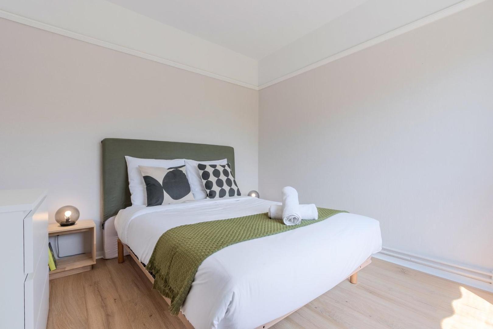 Spacious 3 Bedroom Apartment & Private Parking! Lambersart エクステリア 写真