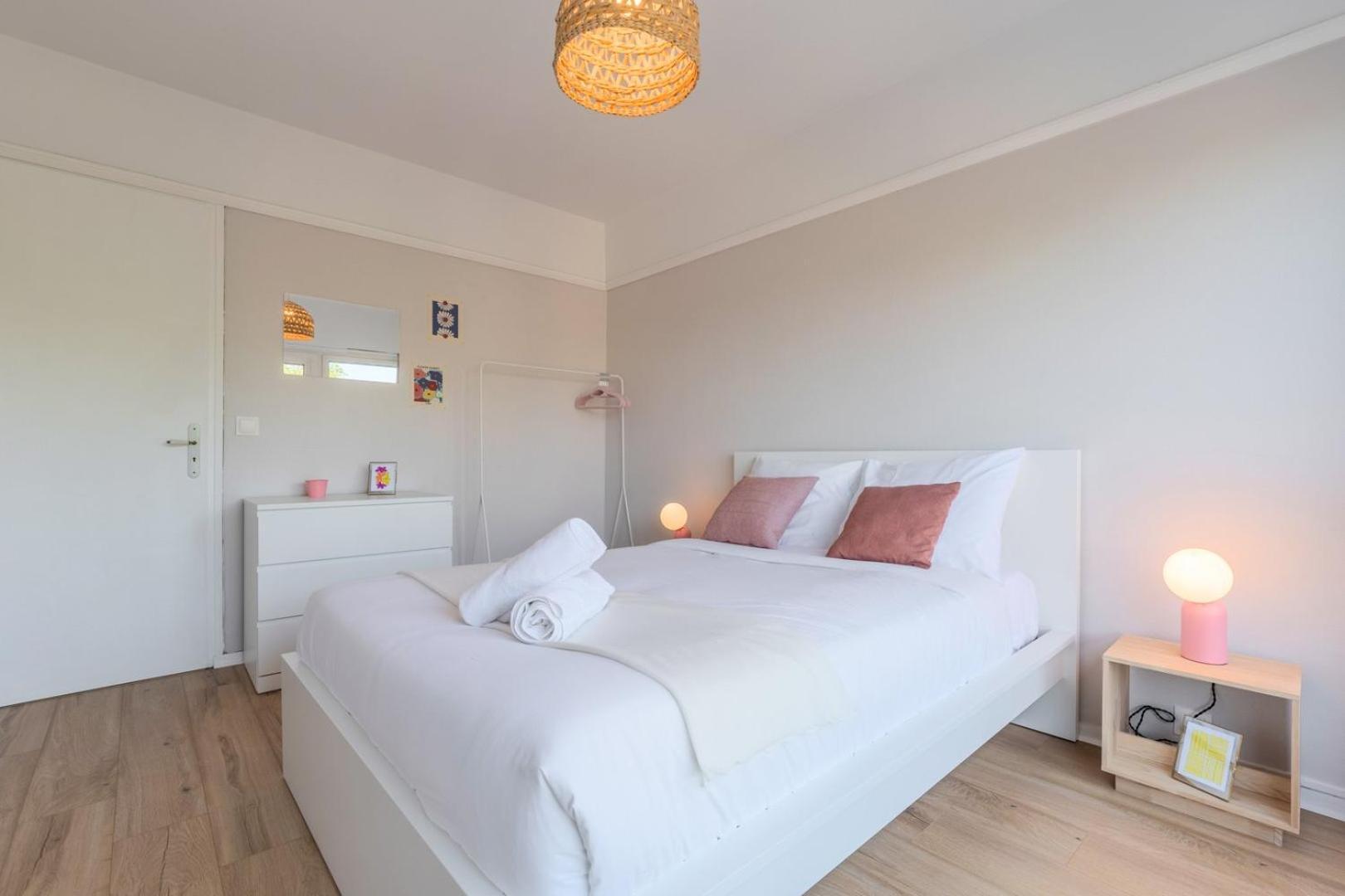 Spacious 3 Bedroom Apartment & Private Parking! Lambersart エクステリア 写真