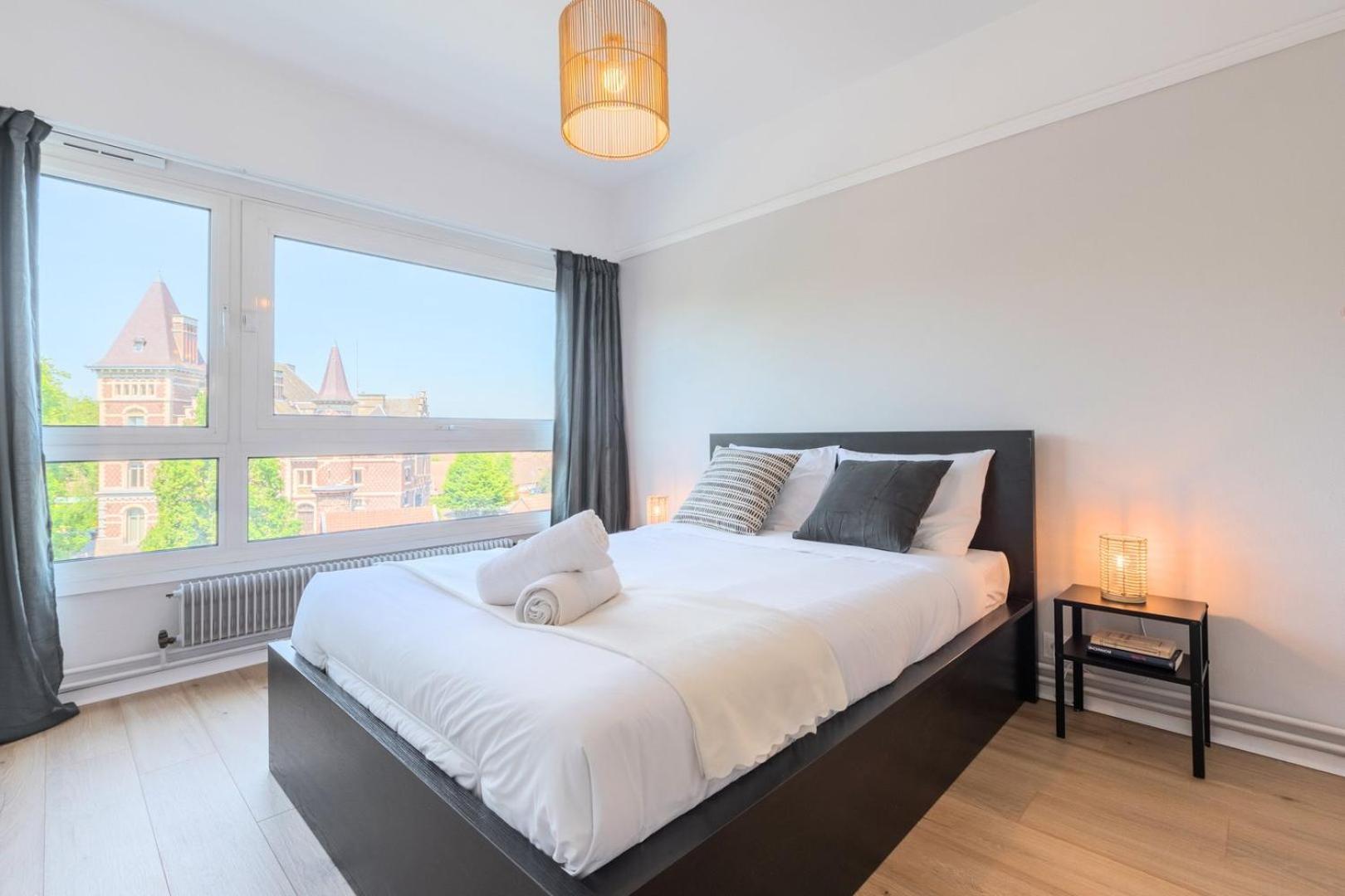 Spacious 3 Bedroom Apartment & Private Parking! Lambersart エクステリア 写真