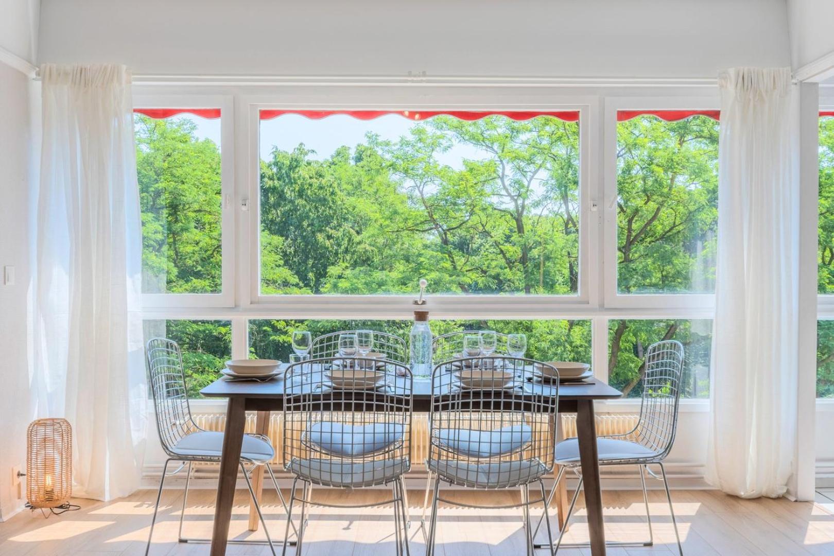 Spacious 3 Bedroom Apartment & Private Parking! Lambersart エクステリア 写真